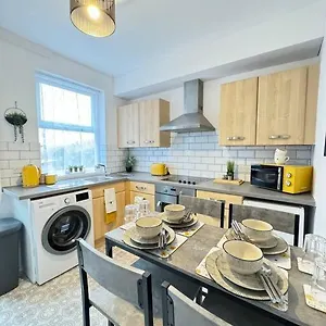 Cosy In Centre Holiday home